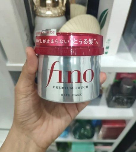 ماسک مو اصل ژاپن توضیحات محصول : نفوذ عمیق در ریشه مو رطوبت رسانی فوری تغذیه و تقویت کننده مو صاف و براق کننده مو نرم کننده و رفع خشکی و زبری افزایش دوام رنگ مو کنترل شکستگی مو احیا و ترمیم مو افزایش مقاومت مو بشرط اصل با ضمانت مرجوع